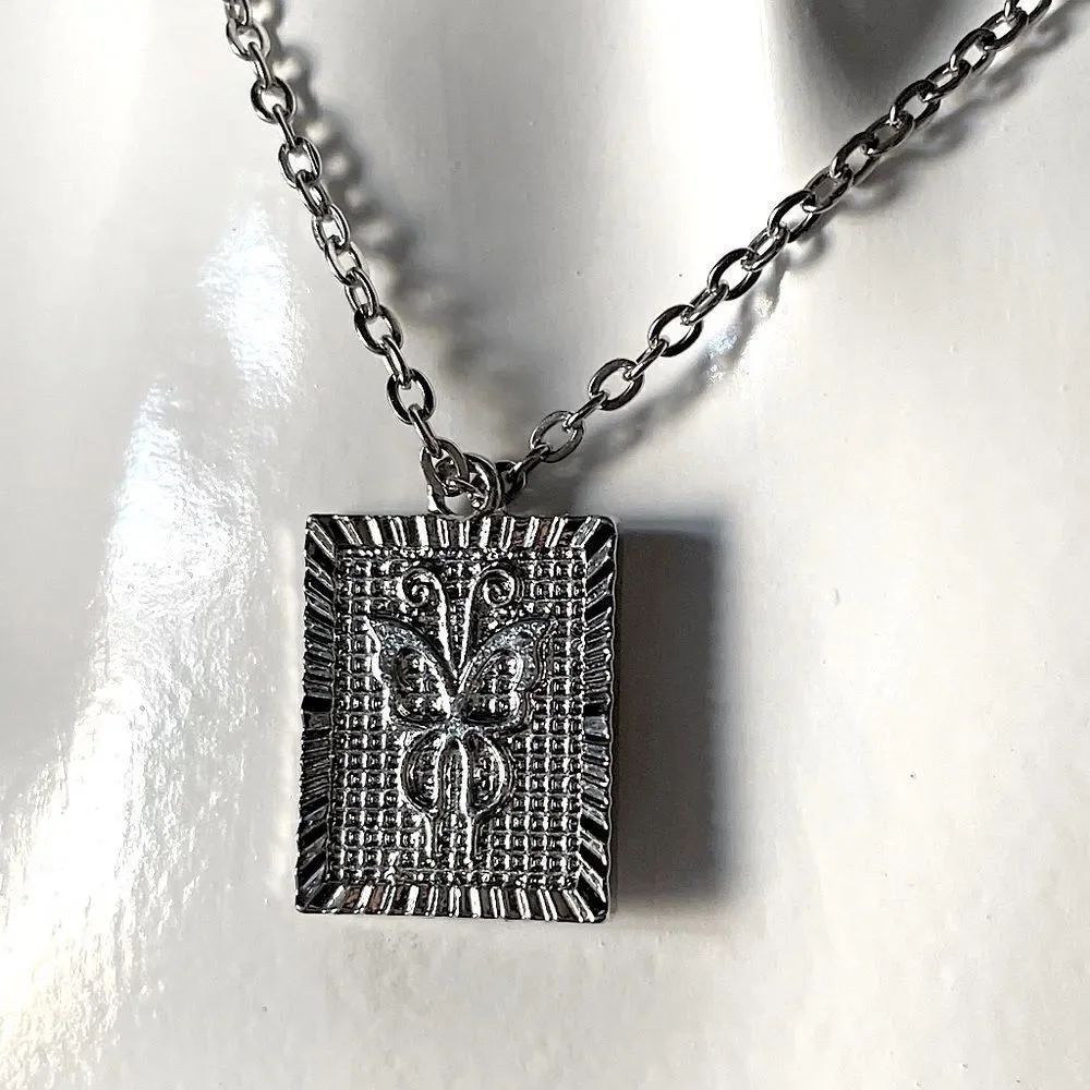 15% off 3+ l Butterfly Necklace l Silver l Fashion l New
